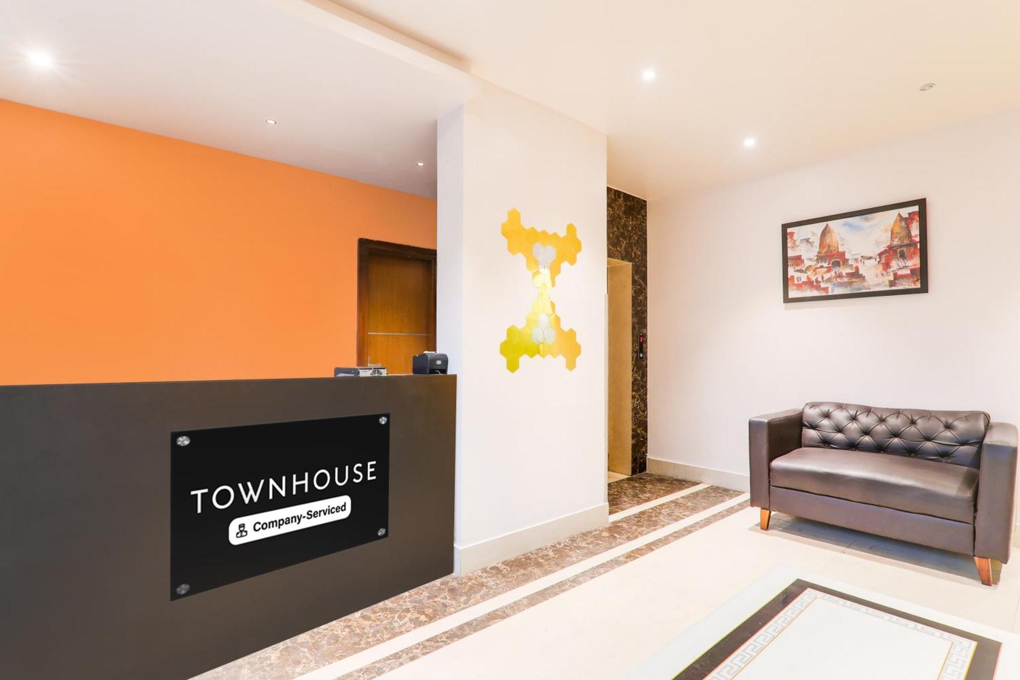 Super Townhouse Viraj Khand Formerly Veridian Inn Chinhat Extérieur photo