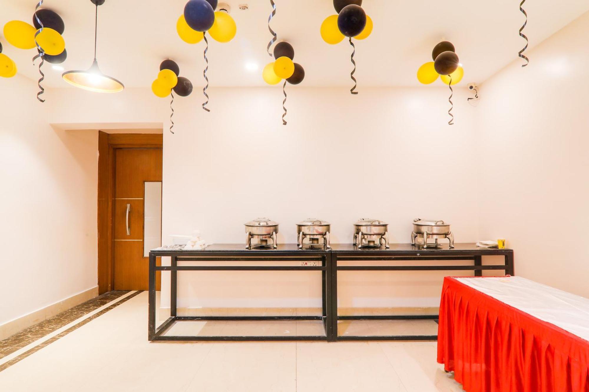 Super Townhouse Viraj Khand Formerly Veridian Inn Chinhat Extérieur photo