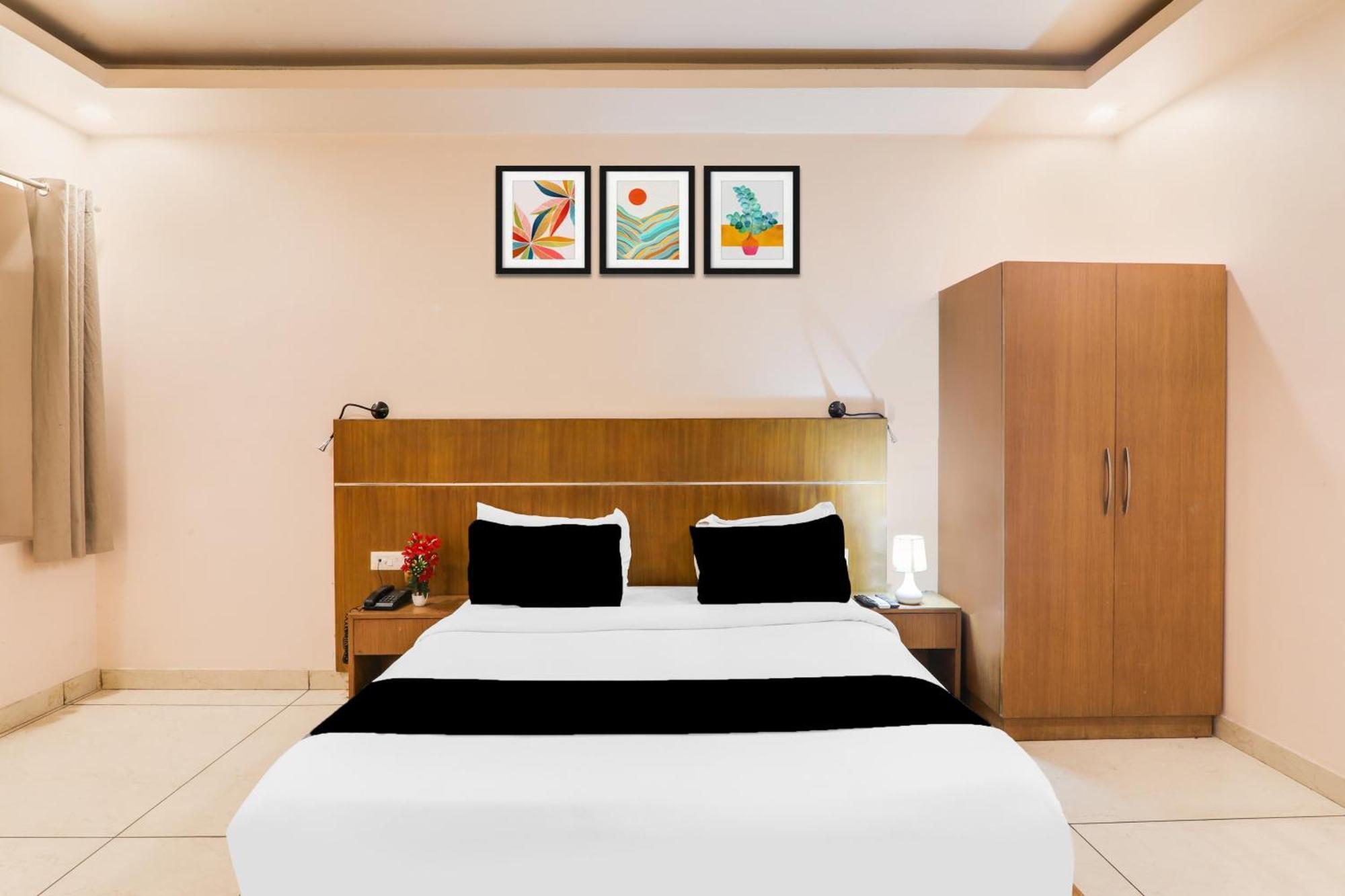 Super Townhouse Viraj Khand Formerly Veridian Inn Chinhat Extérieur photo